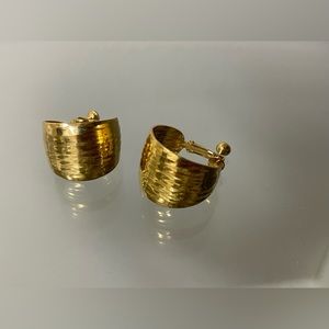 Vintage wide Gold tone hoops by Napier clip on Screw on